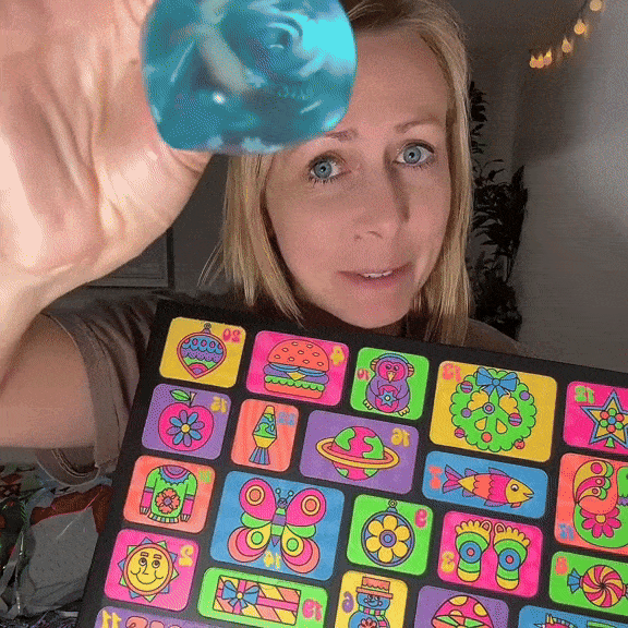 HappySqueeze™ - Holiday Advent Calendar with 24 Fun Fidget Toys